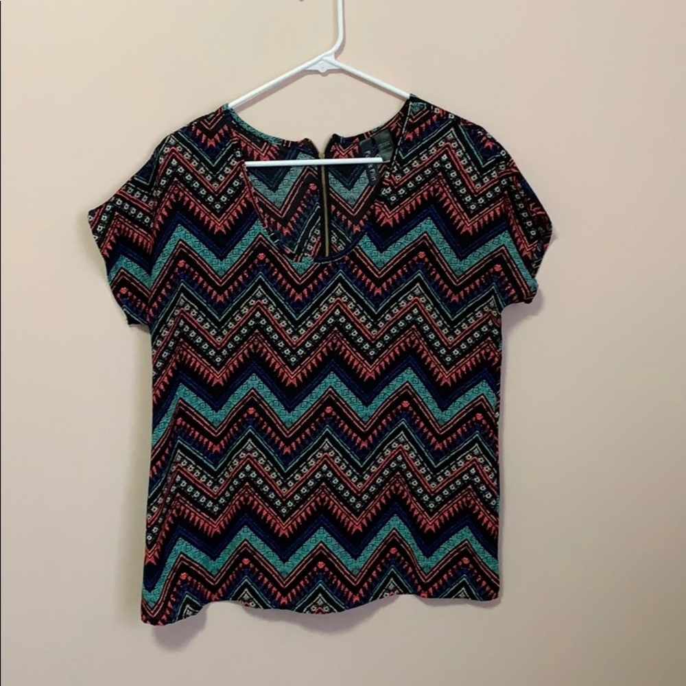 Printed top with zipper